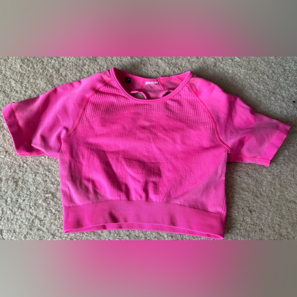 Gymshark top size medium